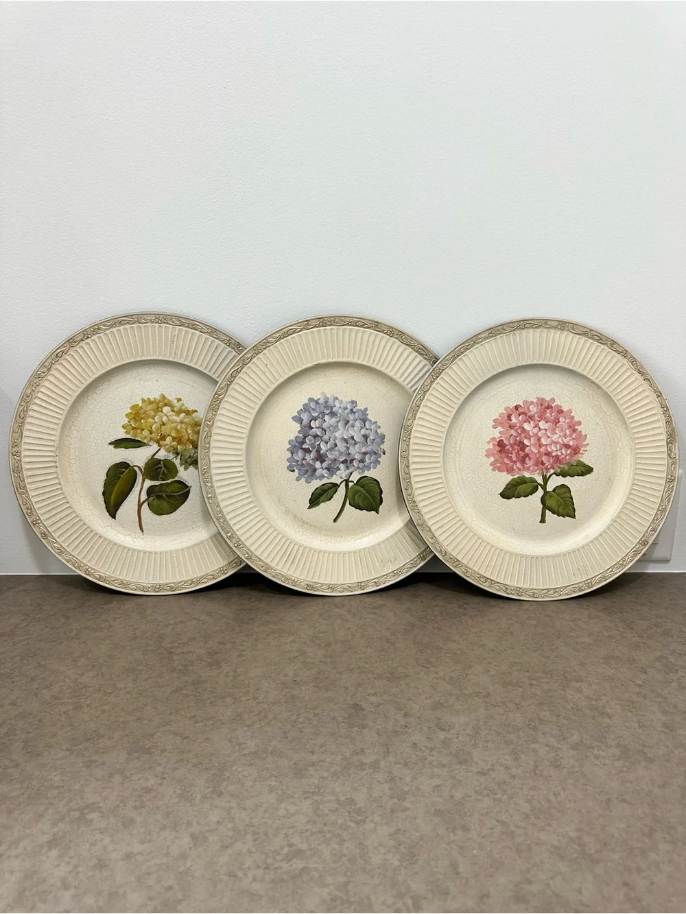 Set 3 Floral Hydrangea Decorative Wall Plates Cream, Pink, Blue, Yellow Fluted